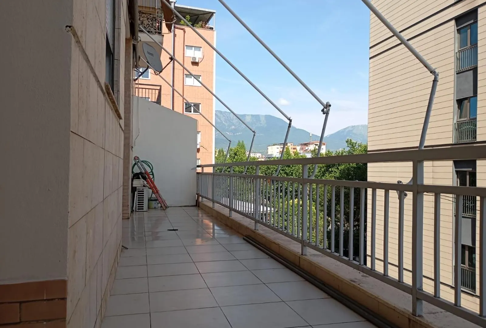 Royal 3 Hostel Tirana