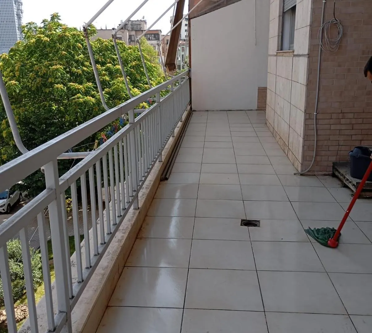 Royal 3 Hostel Guest house